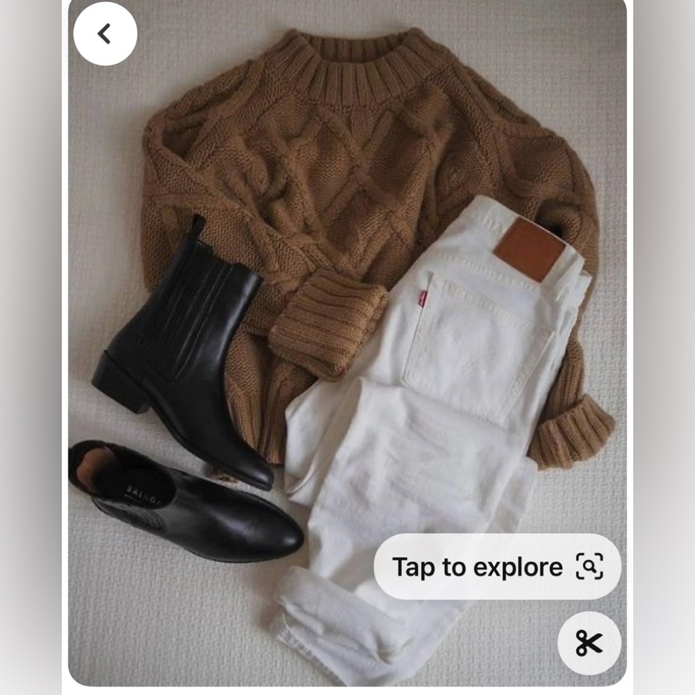 Hudson White Low-Rise Bootcut Jeans, 32 - Picture 2 of 9